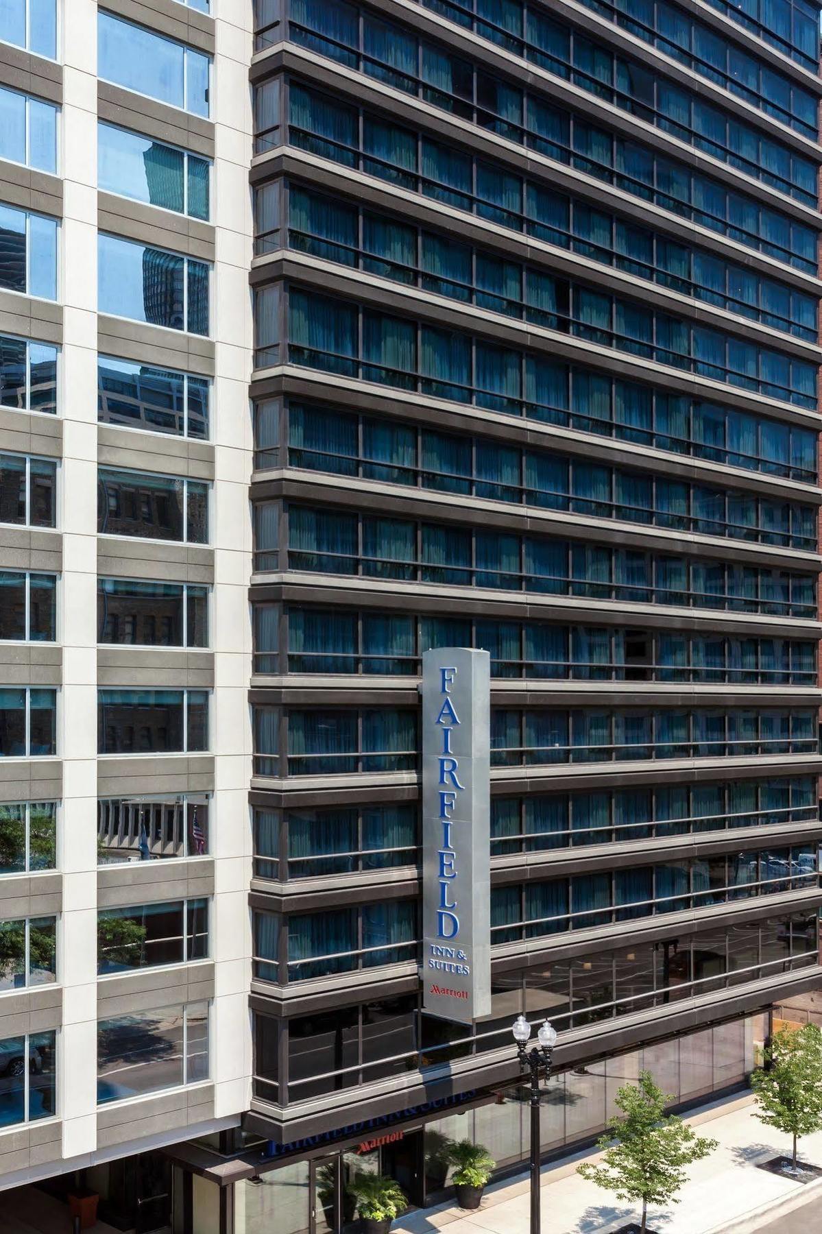 Fairfield Inn And Suites Chicago Downtown-River North Exterior photo